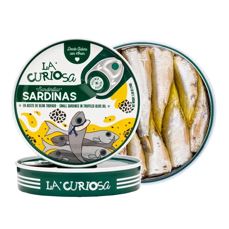 La Curiosa — Sardinillas en aceite de oliva trufado, brand-supplied product photo